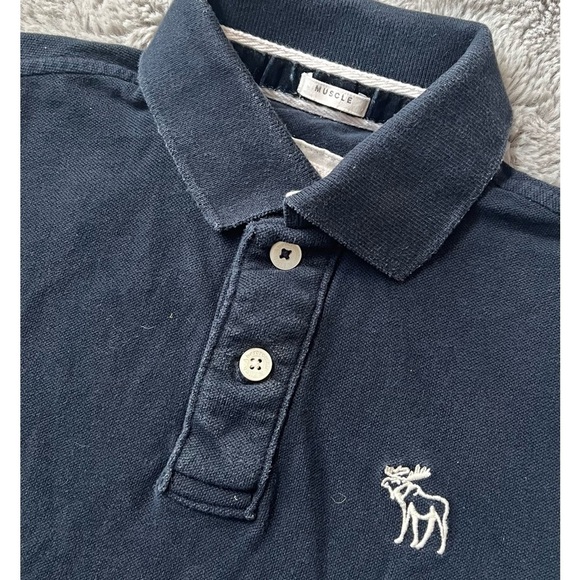 A&F Abercrombie Navy Golf Shirt, Men’s Medium, Muscle Fit - Picture 2 of 5